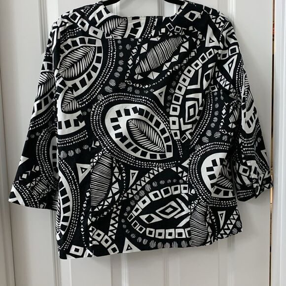 NTouch Size Large black-and-white three button closure somewhat cropped jacket - Picture 2 of 9